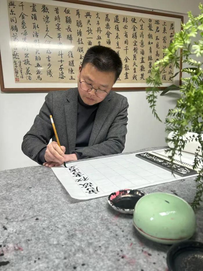 彭辅义——中国青年书法家，传统书法教育和书法创作者